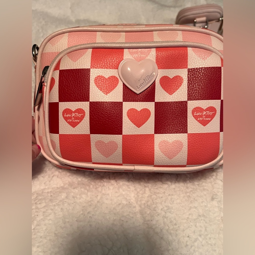 💕Host Pick💕Betsey Johnson Pink Checker Heart Crossbody Bag - Picture 5 of 15